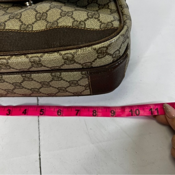 Authentic Vintage Jumbo Monogram Gucci Crossbody Bag - Picture 11 of 13